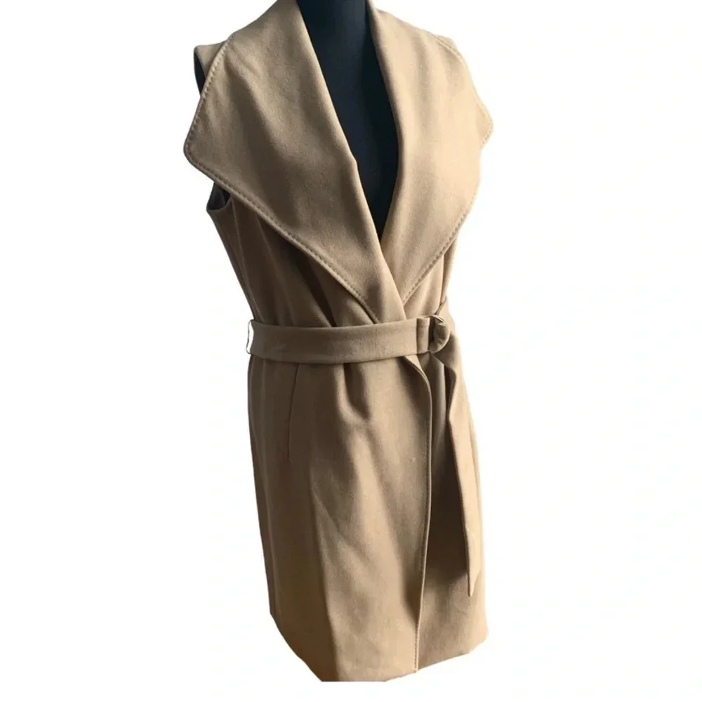 White House Black Market Vest. Detachable Belt & Fully Lined. Size S/M